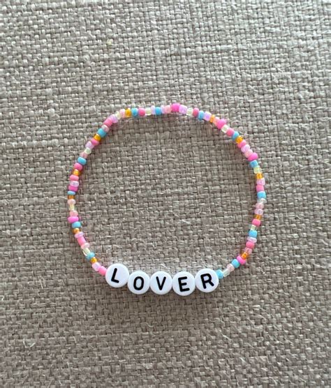 love friendship bracelet - aesthetic friendship bracelets.